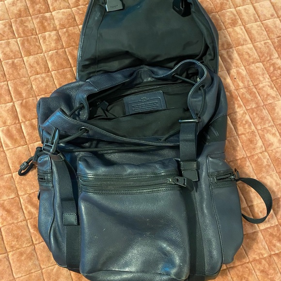 Mens coach track backpack - Picture 4 of 13